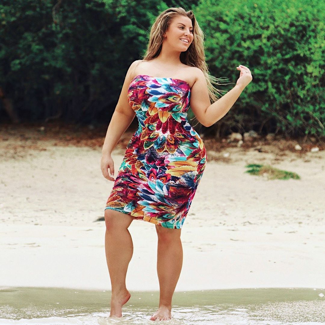 Ashley Alexiss: Plus Size model, Height, Weight, Age, Bio, Wiki ...