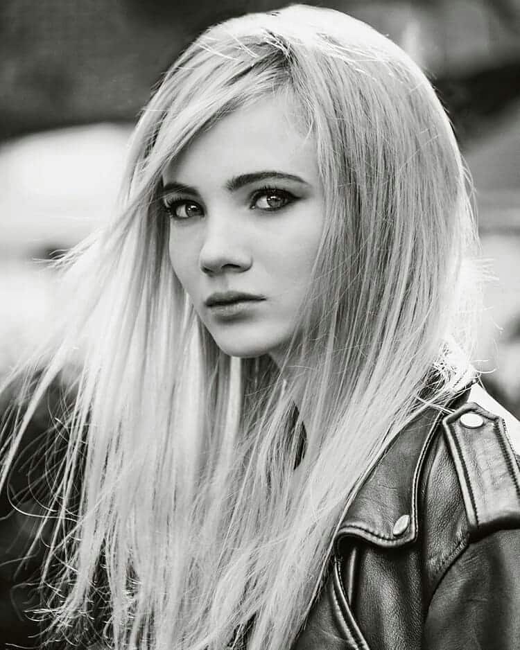 Freya Allan: Bio, Wiki, Age, Height, Weight, Instagram, Photo