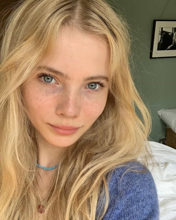 Freya Allan: Bio, Wiki, Age, Height, Weight, Instagram, Photo